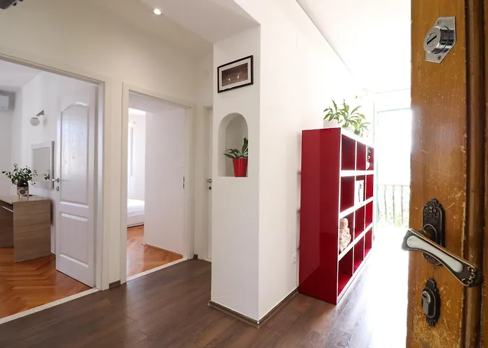 Center Sunset Penthouse 公寓