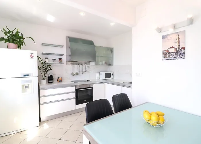 Center Sunset Penthouse 公寓 *