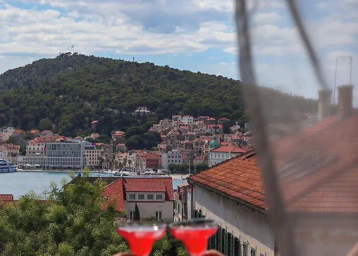 Center Sunset Penthouse 公寓