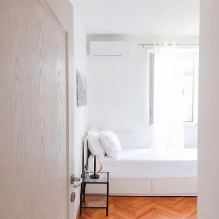 Center Sunset Penthouse شقة سبليت
