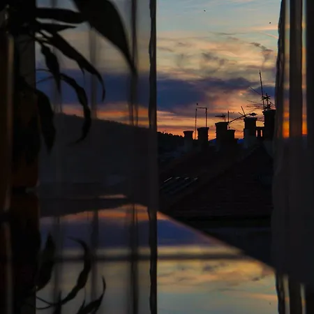 Center Sunset Penthouse شقة *