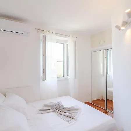 Center Sunset Penthouse شقة *