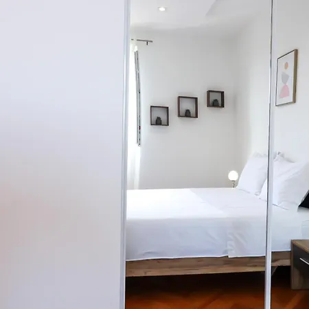 Center Sunset Penthouse *