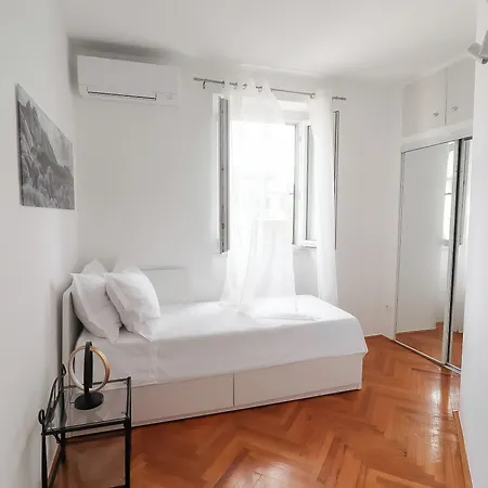 Center Sunset Penthouse شقة سبليت