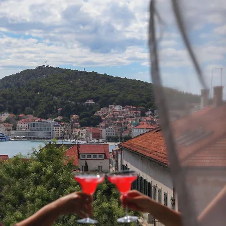 Center Sunset Penthouse شقة