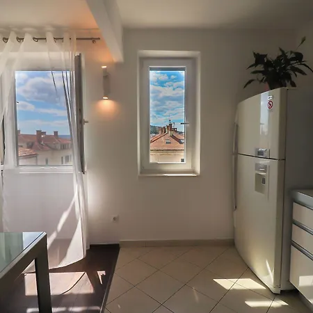 Center Sunset Penthouse شقة *